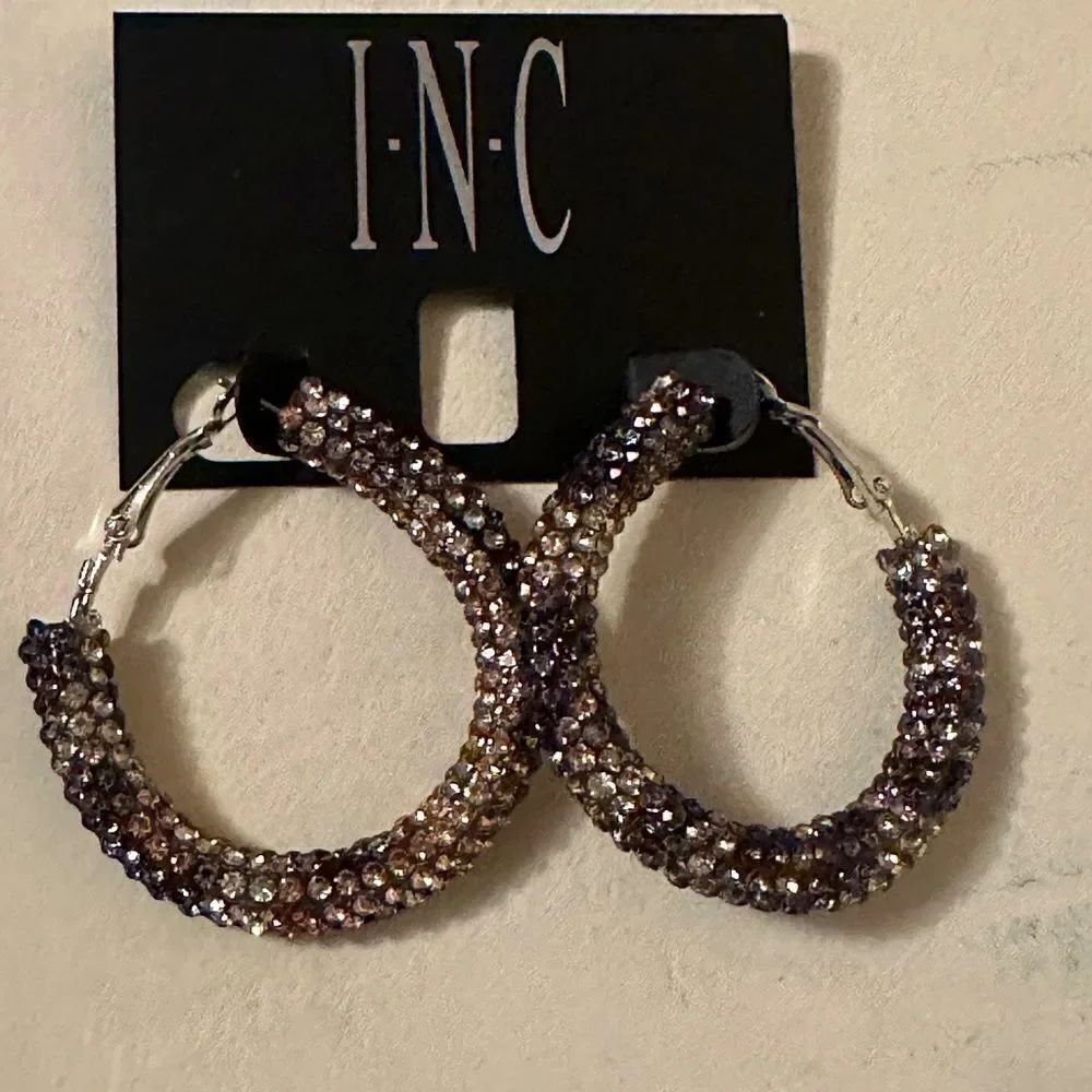 INC Sparkle hoop earrings gray pink